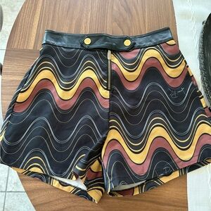 High-Waist Wavy Print Shorts in Black, Mustard & Rust